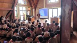 Kwarran Cisoka gelar pelatihan jurnalistik bagi Pramuka Penggalang untuk bekali keterampilan menulis, fotografi, dan lawan hoaks.