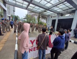 Geruduk Kantor Wali Kota, Mahasiswa Tuntut Transparansi Seleksi Pejabat BUMD Tangsel