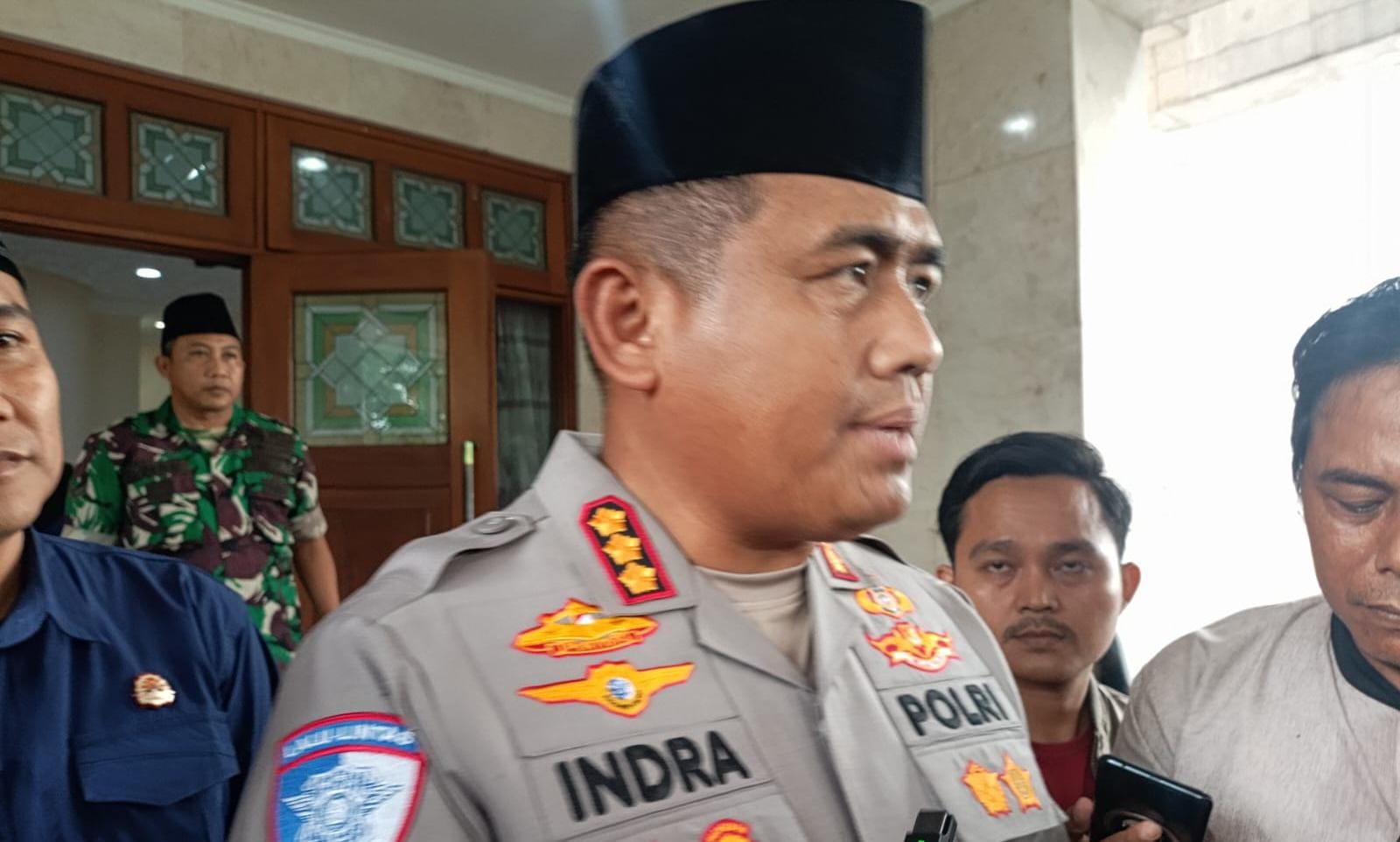 Polres Tangerang sebut aksi matel mirip begal. Warga diminta lapor bila ada perampasan kendaraan kredit macet di jalan.