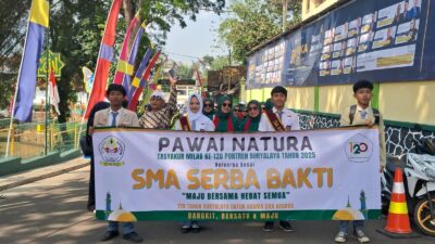 Pawai natura hari terakhir di Milad ke-120 Pondok Pesantren Suryalaya, Tasikmalaya, meriah diikuti lebih dari 3.000 peserta.