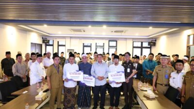 Pemkab Tangerang salurkan Program Sanitren 2025 untuk 75 pesantren, tingkatkan fasilitas sanitasi dan dukung kesehatan santri.