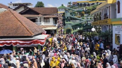 Ribuan ikhwan TQN hadiri Milad ke-120 Pesantren Suryalaya Tasikmalaya, peringati Haol Abah Sepuh dan Abah Anom penuh khidmat.