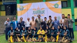 Pembukaan Ta’aruf IAILM & STIE Latifah Mubarokiyah di Tasikmalaya hadirkan 325 mahasiswa baru dengan nuansa religius dan kebersamaan.