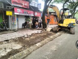 Pemkot Tangsel Lanjutkan Pembangunan Trotoar Jalan Ciater, Target Rampung Akhir 2025