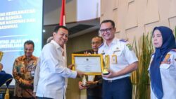 Pemkot Tangerang melalui Dishub raih Terbaik 2 Nasional Uji Kendaraan Bermotor, bukti komitmen pada keselamatan transportasi.