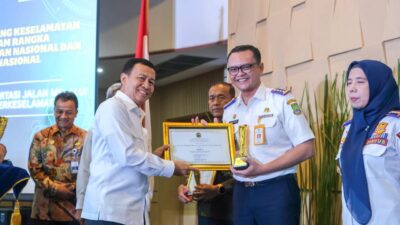 Pemkot Tangerang melalui Dishub raih Terbaik 2 Nasional Uji Kendaraan Bermotor, bukti komitmen pada keselamatan transportasi.