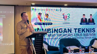 Disnaker Kabupaten Tangerang gelar Bimtek PKB untuk tingkatkan hubungan industrial harmonis dan dukung iklim usaha kondusif.