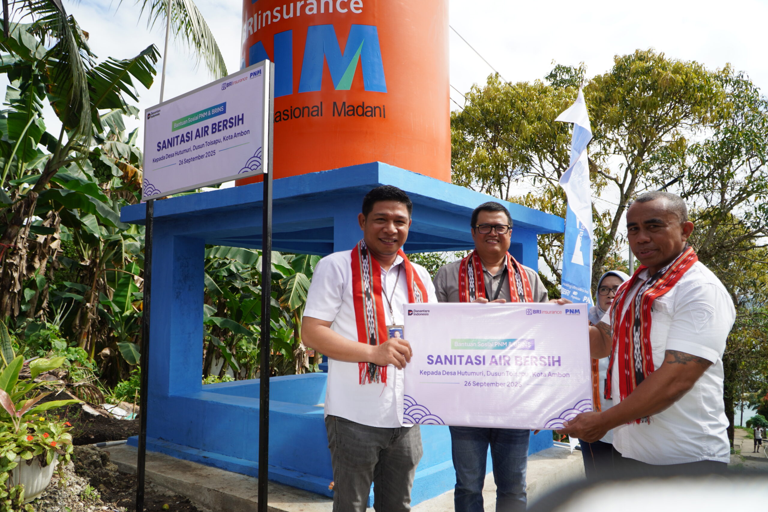 Tingkatkan Kehidupan Warga Pesisir Toisapu, PNM Bangun Akses Air Bersih