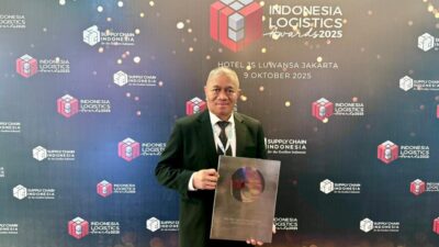 JNE raih penghargaan Courier of The Year di Indonesia Logistics Awards 2025 berkat inovasi, dedikasi, dan dukungan bagi UMKM.
