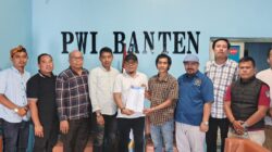 Dualisme kepengurusan PWI Pandeglang resmi berakhir setelah kedua kubu sepakat berdamai dalam musyawarah yang difasilitasi PWI Banten.