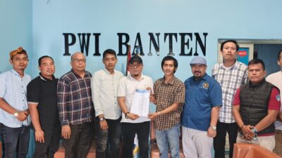 Dualisme kepengurusan PWI Pandeglang resmi berakhir setelah kedua kubu sepakat berdamai dalam musyawarah yang difasilitasi PWI Banten.