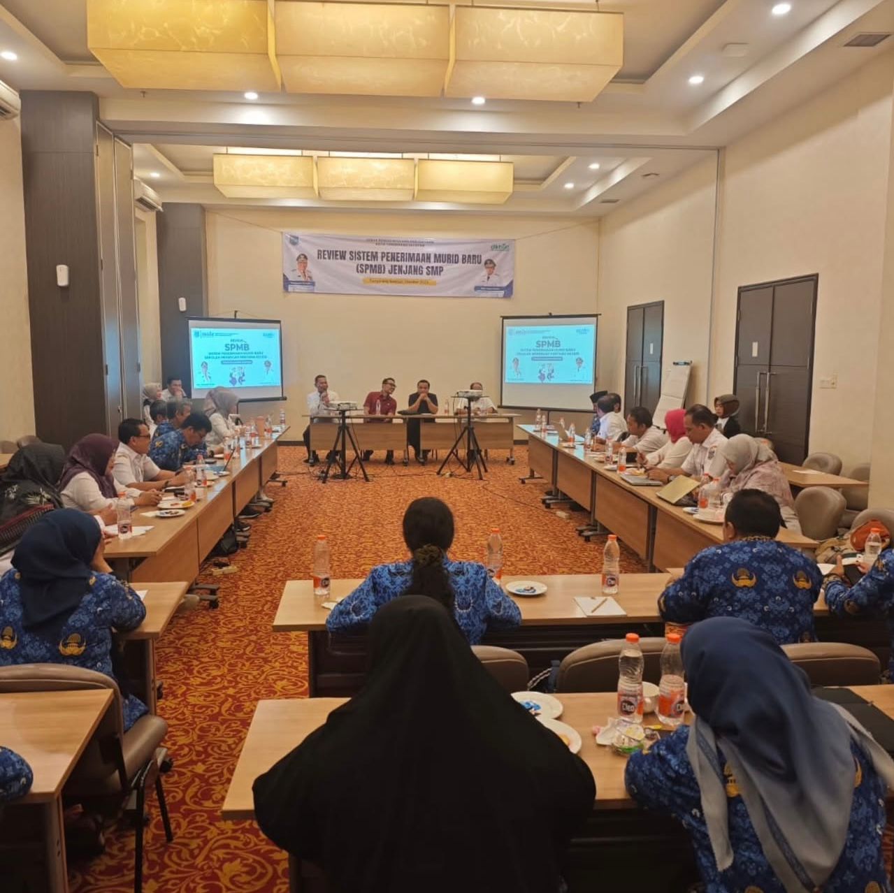 Disdikbud Tangsel evaluasi SPMB 2025/2026, soroti sosialisasi, sistem online, dan rencana pembangunan SMP baru untuk pemerataan.