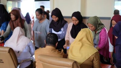 Operasi Pasar Murah di Kresek, Tangerang, bantu warga dapatkan sembako terjangkau dalam rangka Hari Jadi ke-393 Kabupaten.