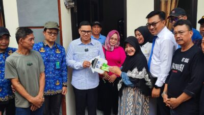 Pemkot Tangsel tingkatkan kualitas hidup warga lewat program bedah rumah, menciptakan hunian sehat dan layak huni.