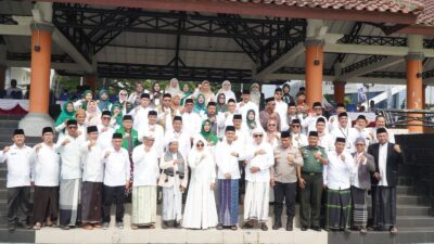 Bupati Pandeglang buka Kick Off Hari Santri Nasional ke-10, ajak santri berperan aktif dalam pembangunan dan kemajuan bangsa.