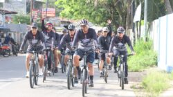 Polresta Tangerang rayakan HUT ke-74 Humas Polri dengan gowes, senam, dan baksos bersama wartawan serta anak yatim.