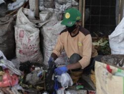 TPS3R RW 10 Villa Tangerang Indah Kota Tangerang Ubah Sampah Jadi Kompos dan Kerajinan