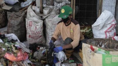 TPS3R RW 10 Villa Tangerang Indah Kota Tangerang Ubah Sampah Jadi Kompos dan Kerajinan