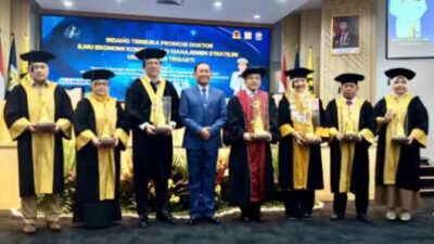 Laksamana Muda TNI Hudiarto Krisno Utomo raih gelar Doktor Ilmu Ekonomi Cumlaude dari FEB Universitas Trisakti.