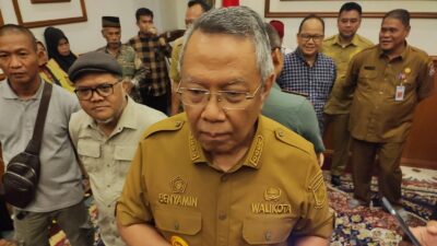 Wali Kota Tangsel tekankan kehati-hatian camat dan lurah agar administrasi pertanahan sesuai aturan dan bebas mafia tanah.