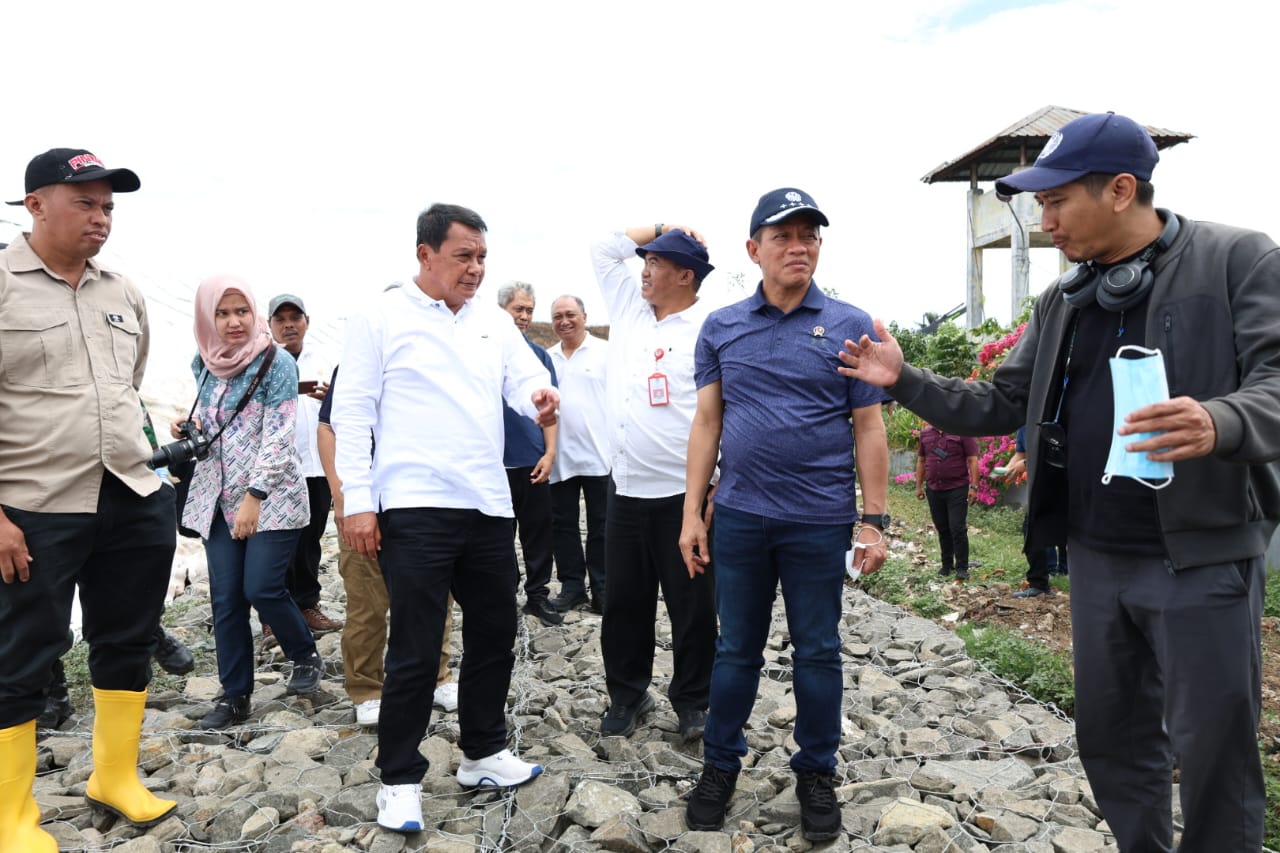 Menteri LHK sidak TPA Jatiwaringin pastikan kesiapan proyek Waste to Energy Tangerang Raya dan penerapan sistem capping.