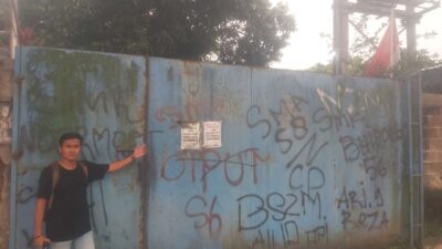 Asap pabrik plastik di Tigaraksa buat warga resah dan sakit ISPA. Pemerintah Desa Sodong turun tangan tangani keluhan warga.