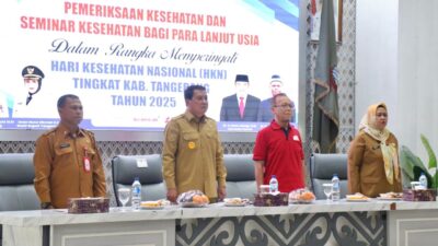 Bupati Tangerang membuka pemeriksaan kesehatan gratis dan seminar lansia pada HKN 2025 untuk meningkatkan kualitas hidup.