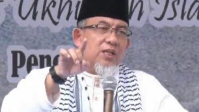 Fenomena bullying di sekolah dikaji dari perspektif Islam, menekankan pentingnya adab, ukhuwah, dan kasih sayang antar sesama.