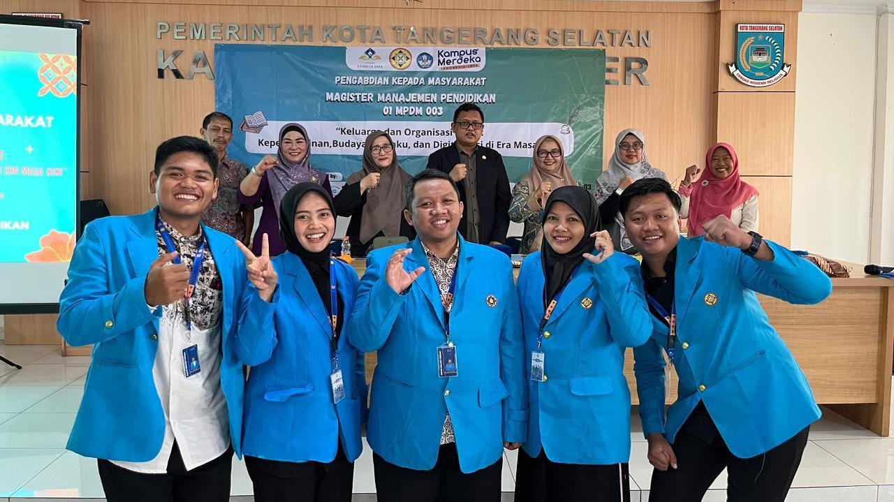 PKM Mahasiswa UNPAM di Ciater membekali warga dengan edukasi manajemen keluarga, keuangan, pola asuh, dan literasi digital.