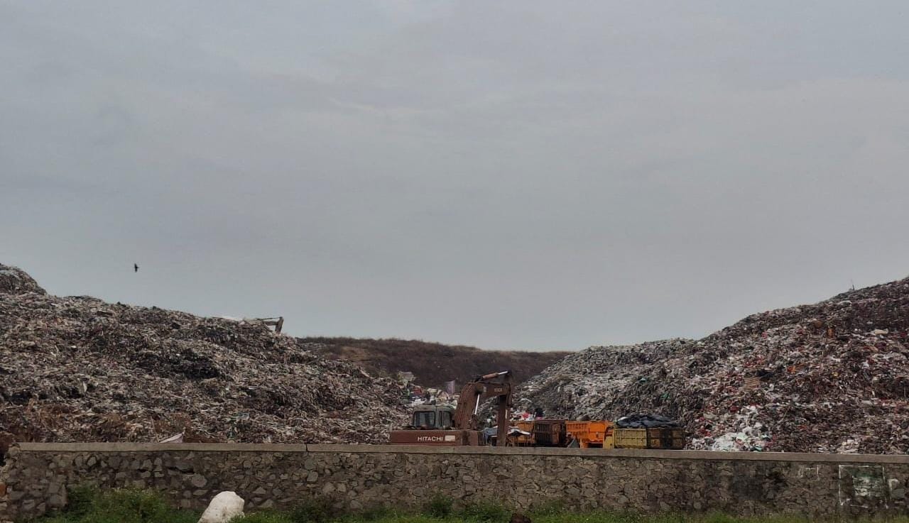 Aktivis lingkungan desak Gubernur Banten batalkan proyek PSEL Jatiwaringin karena dinilai berpotensi timbulkan polusi udara.