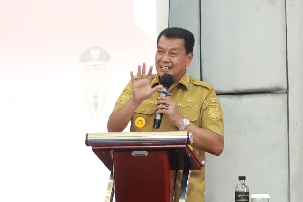 Bupati Tangerang membuka Bimtek KDKMP untuk memperkuat pengawasan dan tata kelola Koperasi Merah Putih di desa dan kelurahan.