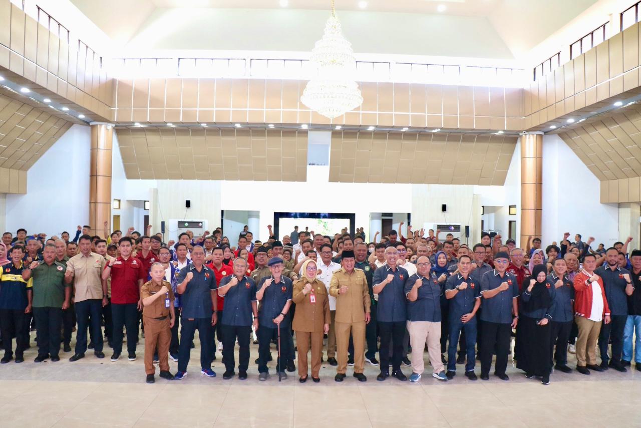 Bupati Tangerang resmi kukuhkan 22 pengurus cabor KONI 2025–2029, fokus pada pembinaan atlet dan prestasi olahraga daerah.