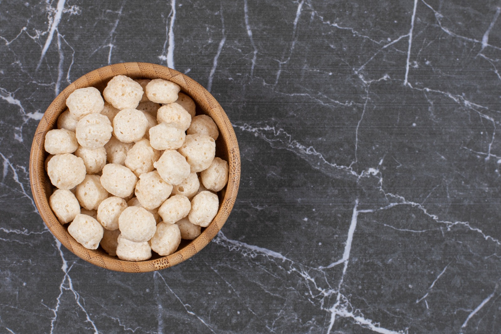 Cireng lezat dan populer, tapi konsumsi bijak penting; pahami risiko gula, minyak, aditif, dan higienitas pangan.