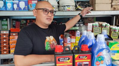 Penutupan tambang di Bogor bikin stok batu di Tangsel langka. Harga material naik dua kali lipat dan proyek ikut terhambat.