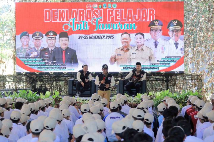 Deklarasi 1.000 pelajar Tangerang menolak tawuran, memperkuat Profil Pelajar Pancasila, dan mendorong pendidikan karakter di sekolah.