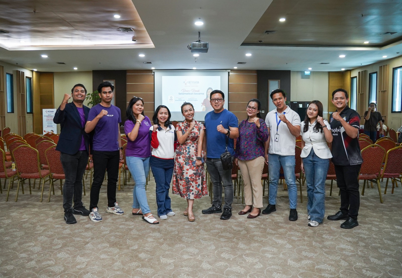 Aksi donor darah bertema “Selamatkan Sesama” oleh Fame Hotel dan Bethsaida Hospital sukses mengumpulkan 100 pendonor di Tangerang.