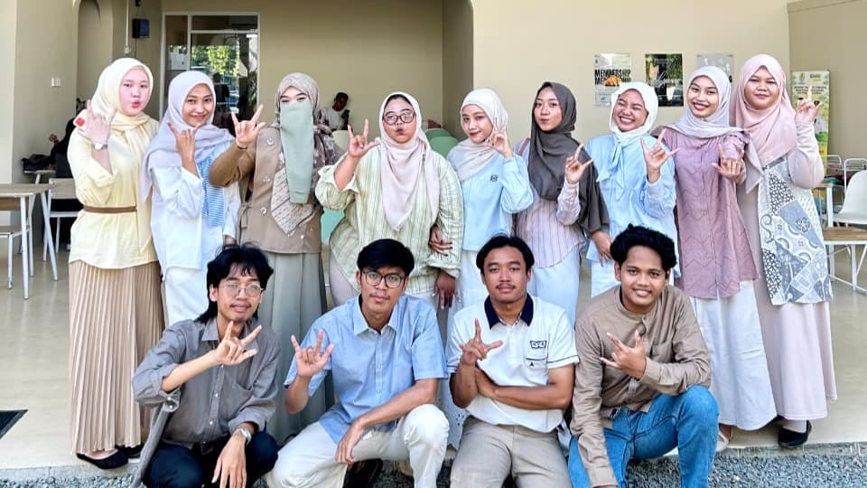 Mahasiswa KKN Digital UIN SSC Cirebon gagas komunitas @ruangmental.id untuk edukasi dan literasi kesehatan mental di media sosial.