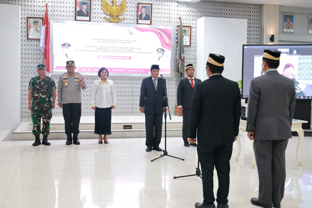 Bupati Tangerang Maesyal Rasyid lantik dua pejabat eselon II untuk memperkuat ketahanan pangan dan perencanaan pembangunan daerah.