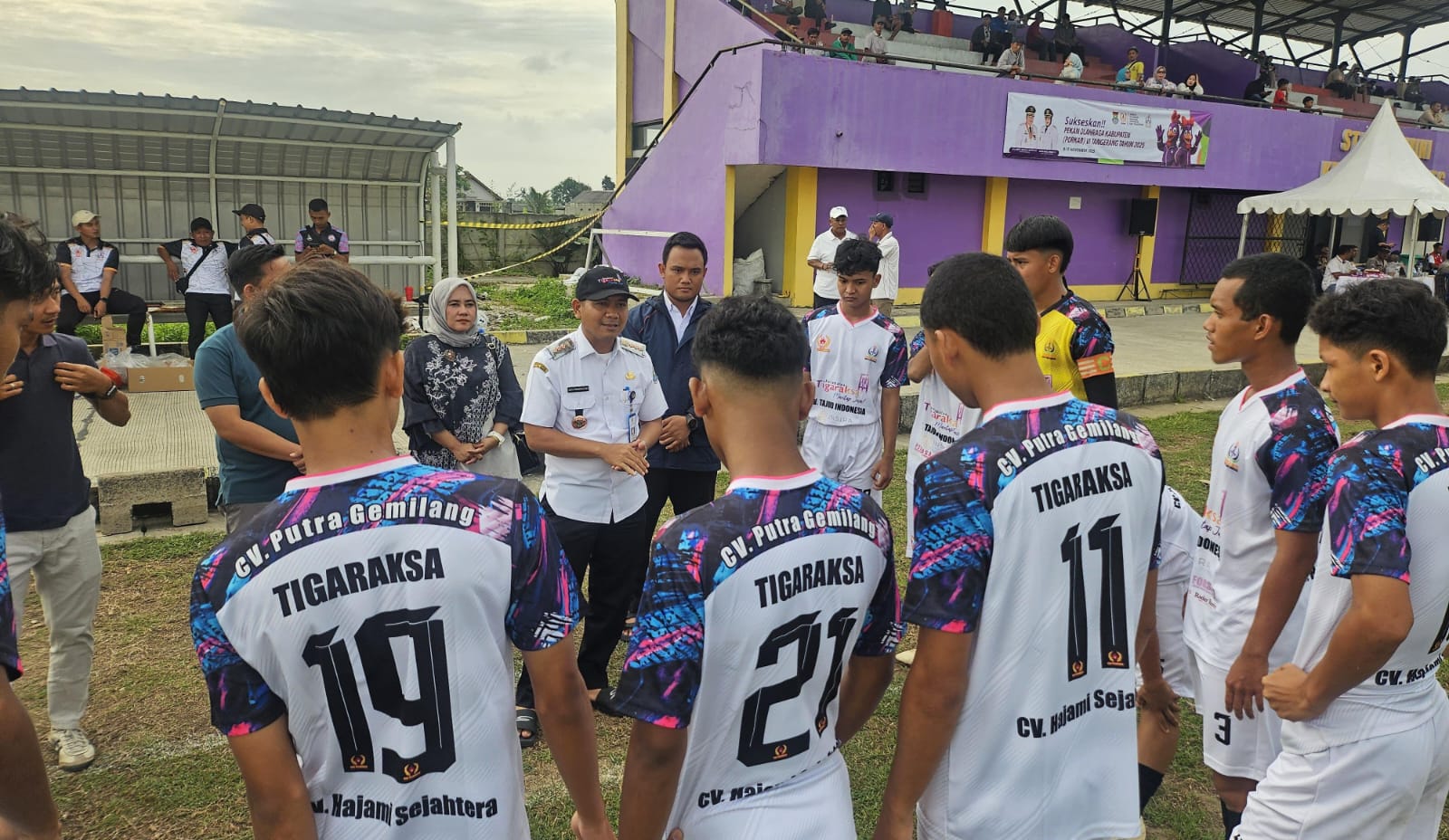 Tigaraksa menang telak 5–1 atas Teluknaga di Porkab VI Kabupaten Tangerang, perkuat langkah menuju babak selanjutnya.