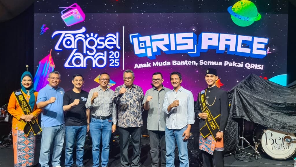 Bapenda Festival Tangsel Land 2025 resmi dibuka Wali Kota Benyamin, dorong UMKM, layanan publik, dan digitalisasi QRIS.