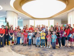 Momen CSR Natal: Atria Gading Serpong Rayakan Christmas Tree Lighting dengan Anak Yayasan Tangan Kasih