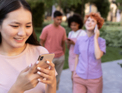 Perkembangan Teknologi Digital dan Tantangan Komunikasi Masyarakat Modern