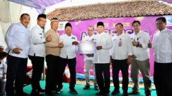 PERUMDAM TKR menyalurkan 250 sambungan air bersih gratis dan sembako bagi warga terdampak TPA Jatiwaringin, Kabupaten Tangerang.