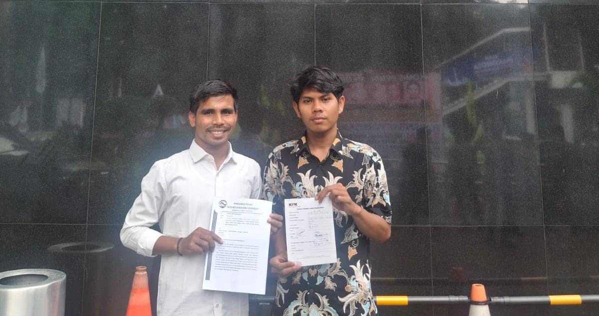 Mahasiswa laporkan Wali Kota dan Direktur RSUD Cilegon ke KPK terkait dugaan korupsi proyek Medical Center Tahap 2.