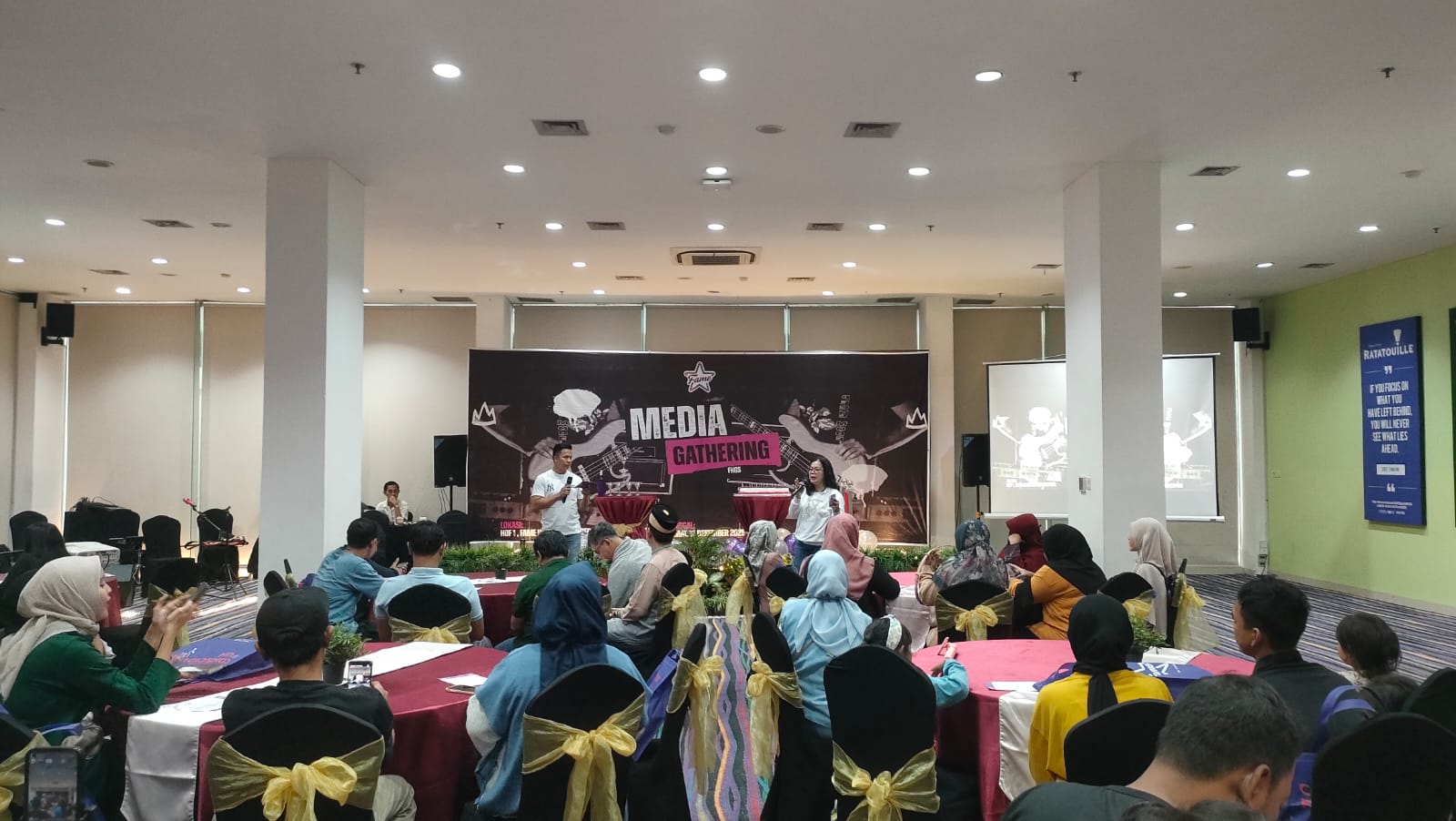 Fame Hotel Gading Serpong hadirkan perayaan Tahun Baru 2026 bertema Glam Rock dengan paket menginap, dinner spesial, hiburan, dan grandprize.
