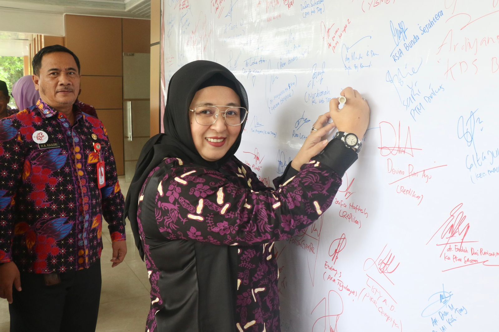 Pemkab Tangerang peringati Hari AIDS Sedunia 2025, Wabup Intan tekankan layanan HIV berkelanjutan dan komitmen eliminasi AIDS 2030.