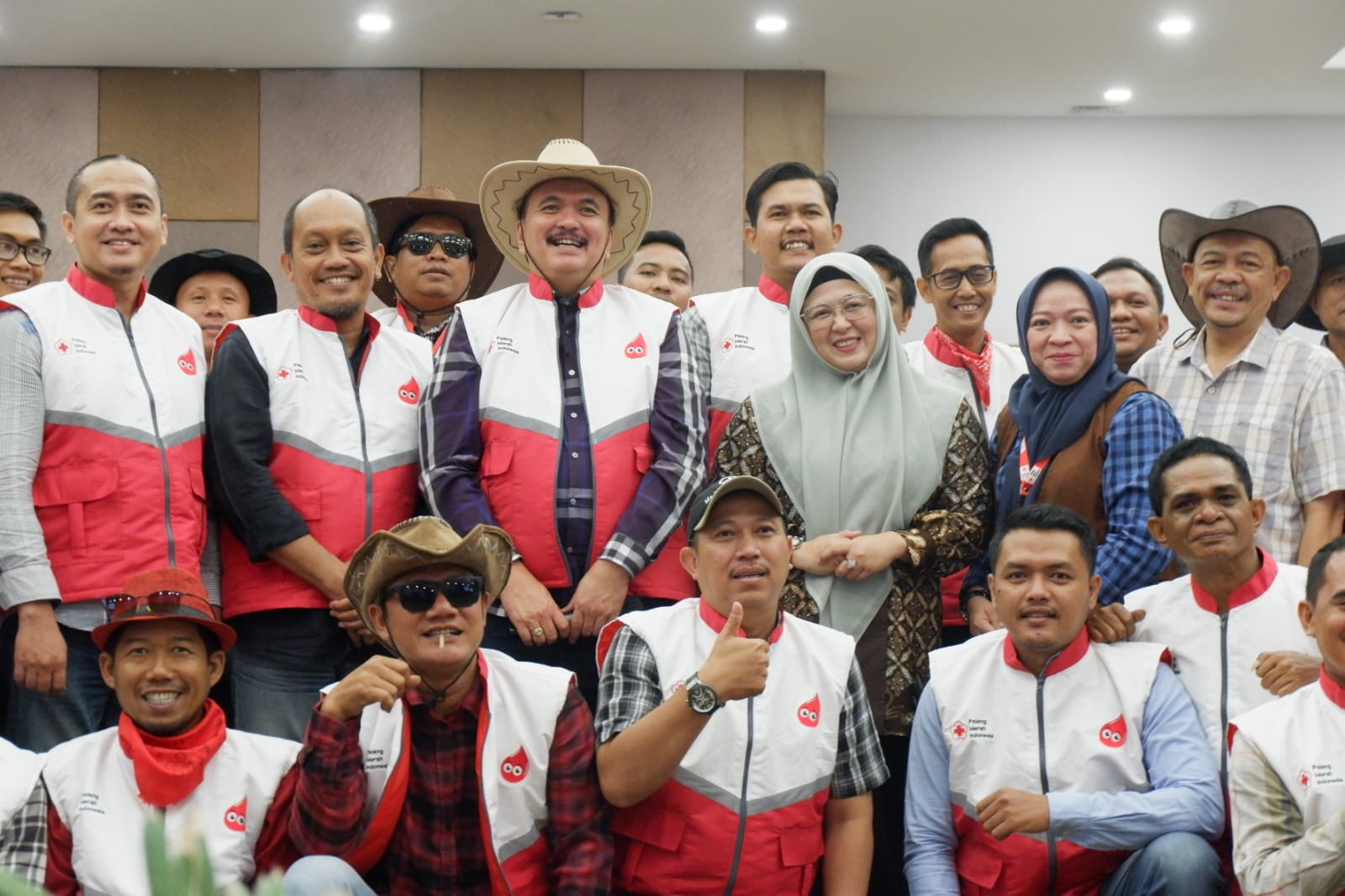 Wabup Tangerang membuka Gathering Kurir RS 2025 dan mengapresiasi peran vital kurir darah dalam distribusi cepat dan aman.
