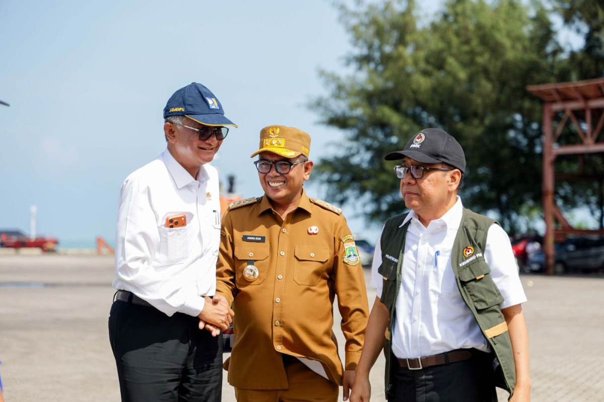 Pemerintah pusat dan daerah meninjau kesiapan Pelabuhan Merak menghadapi arus mudik dan balik Nataru 2025–2026.