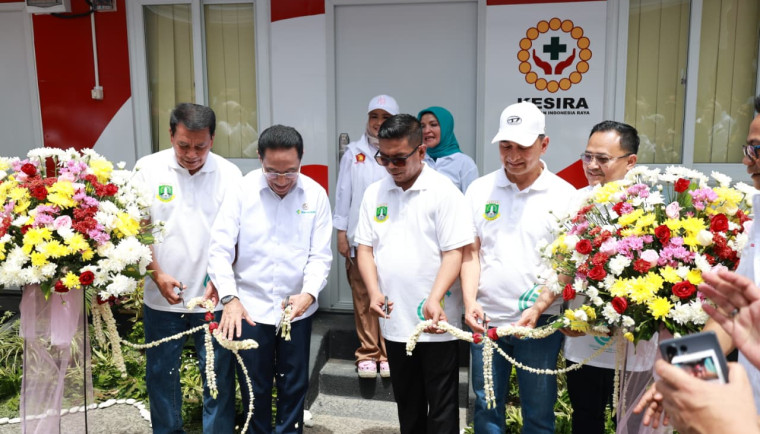 Bupati Tangerang meresmikan Pos Modular Kesehatan Merah Putih di Pasar Kelapa Dua untuk memudahkan cek kesehatan gratis bagi pedagang.