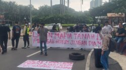 Mahasiswa SMDT Tangerang menggelar aksi di Menara Matahari, meminta APH mengusut sengketa tanah Makassar yang melibatkan GMTD dan MPS.